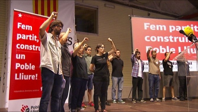 Una asamblea de Poble Lliure.