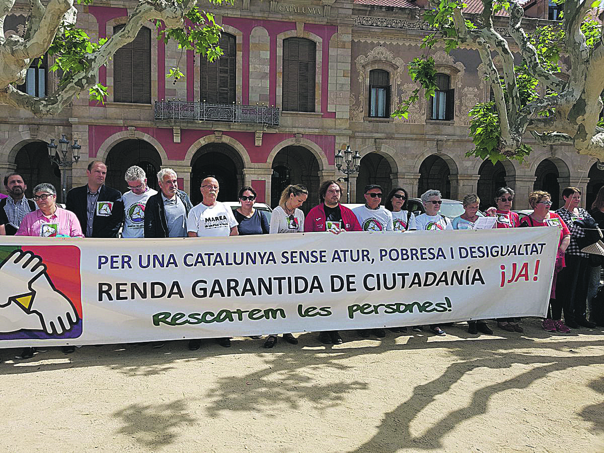 Concentració per reclamar la Renda Garantida de Ciutadania davant el