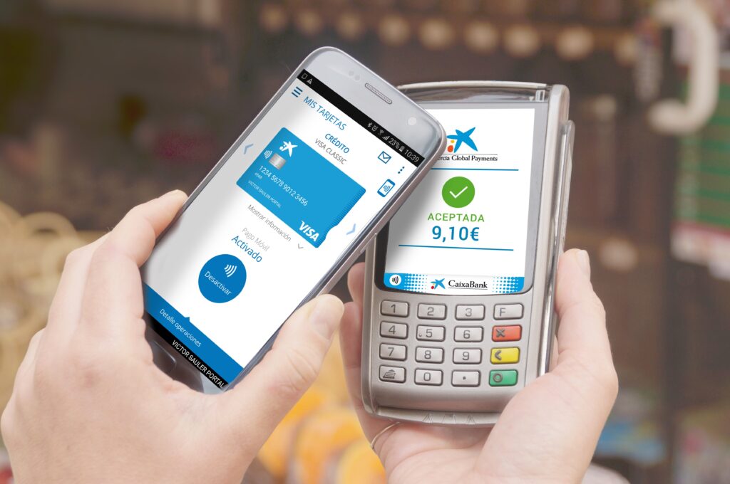 Operación de pago móbil con tarjetas de CaixaBank