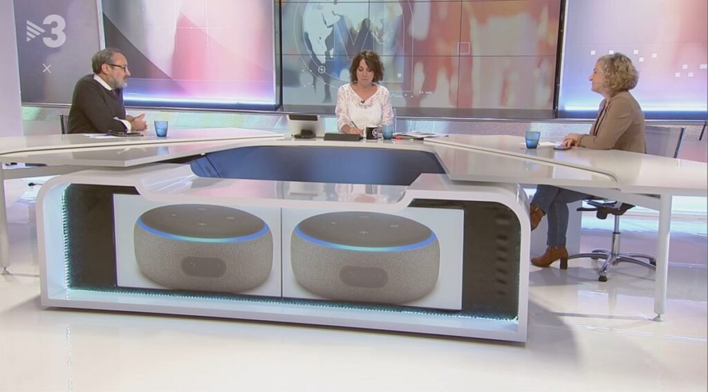 Antonio Baños, Lídia Heredia y Carmen Juan, en la tertulia de 'Els matins'