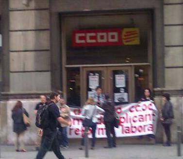 Piquet davant la seu de CCOO