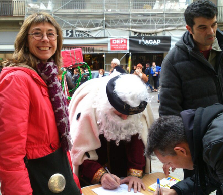 Recollida de signatures al Portal de l'Àngel