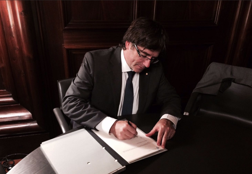 carles puigdemont signatura
