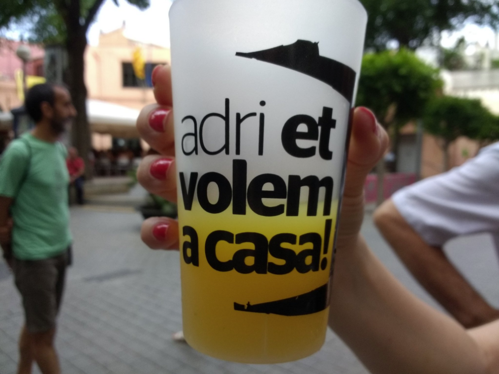 "¡Adri, et volem a casa!"