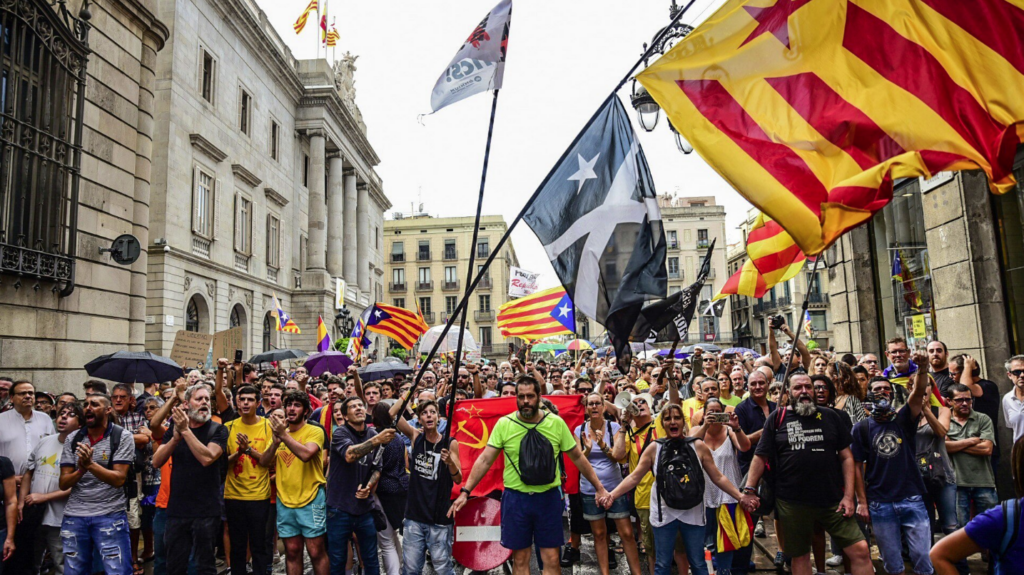 Manifestació a la plaça de Sant Jaume