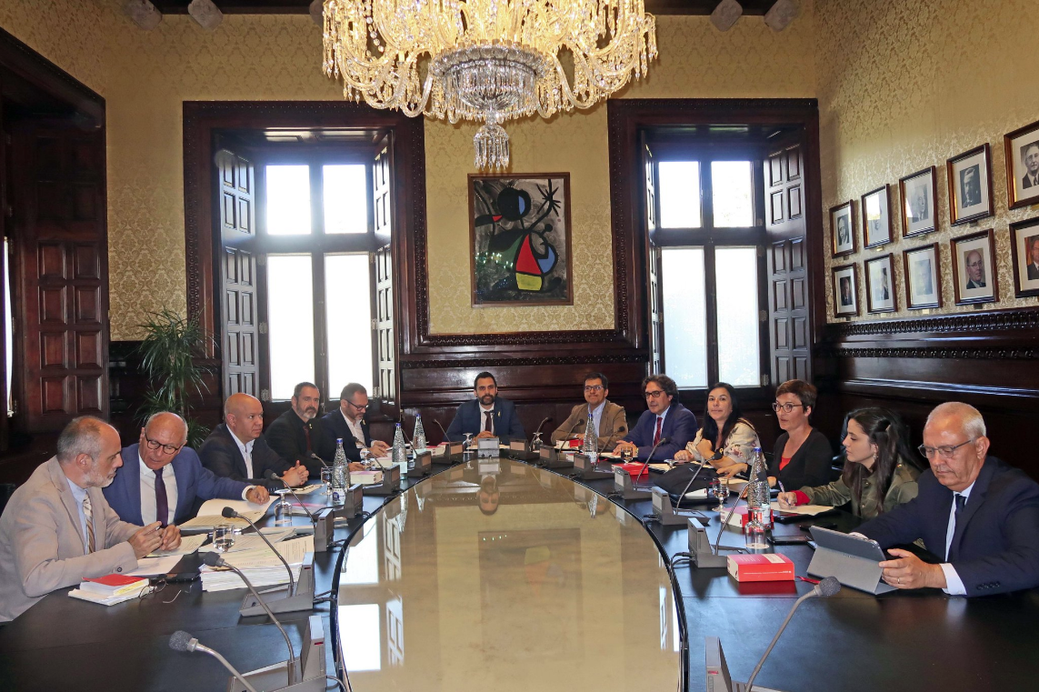 La reunión de la Mesa del Parlamento catalán de este martes, 9 de octubre