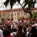 Protesta de médicos ante el departamento de Salud