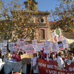 Concentració de metges a les portes del Parlament