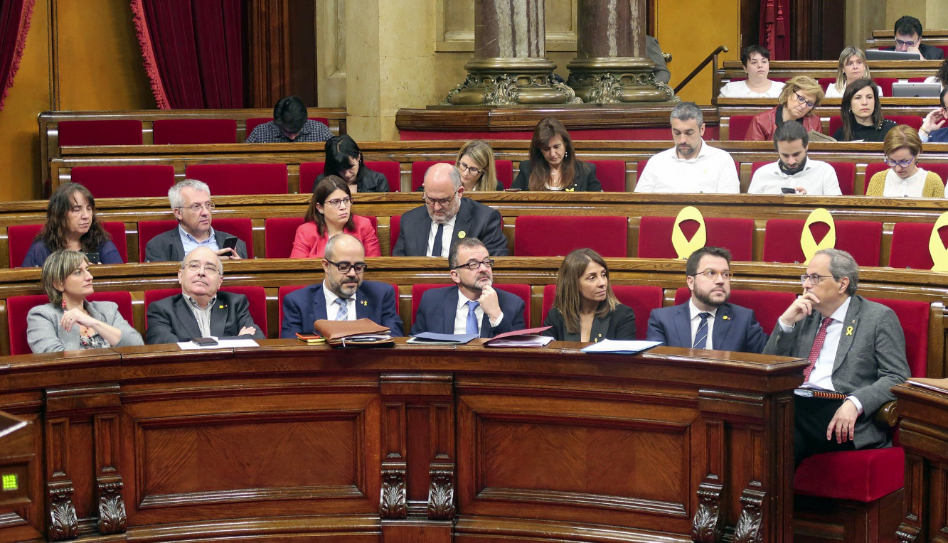 Torra y algunos de sus consejeros, en el Parlamento de Cataluña