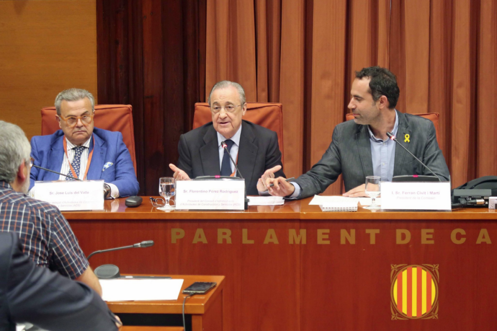Florentino Pérez, presidente del grupo ACS, hablando en el Parlamento catalán sobre el Castor