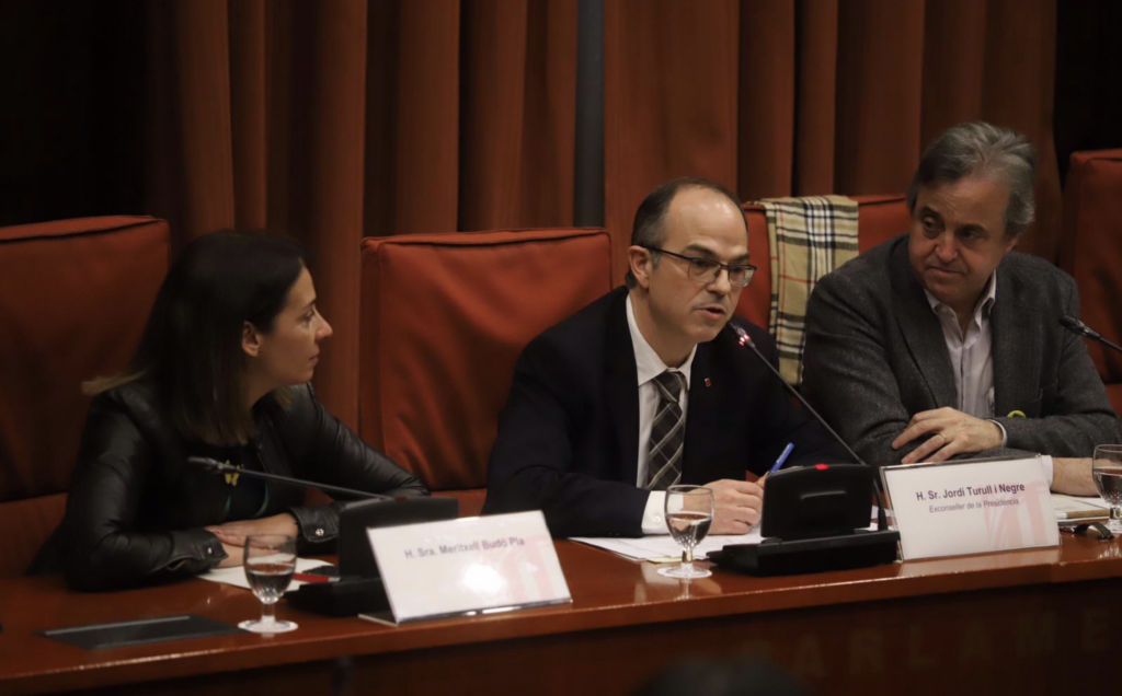 Turull compareciendo en el Parlament