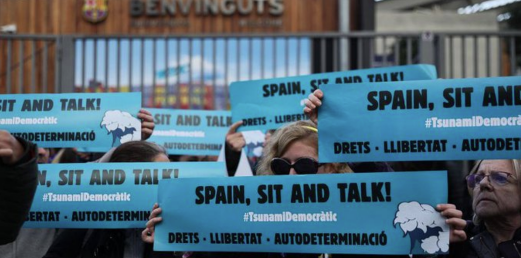 Activistas de Tsunami, el día del Barça-Madrid