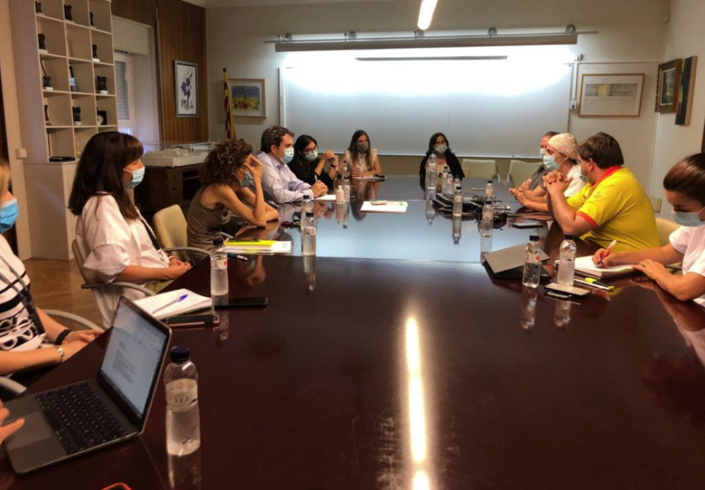 Reunió del director del CatSalut, Adrià Comella, amb professionals s