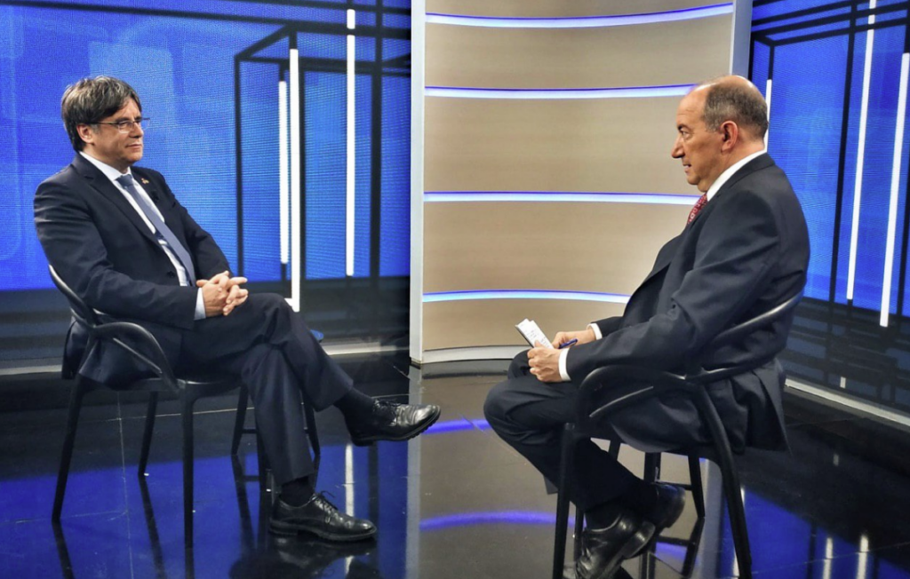 Carles Puigdemont, durant la darrera entrevista a TV3