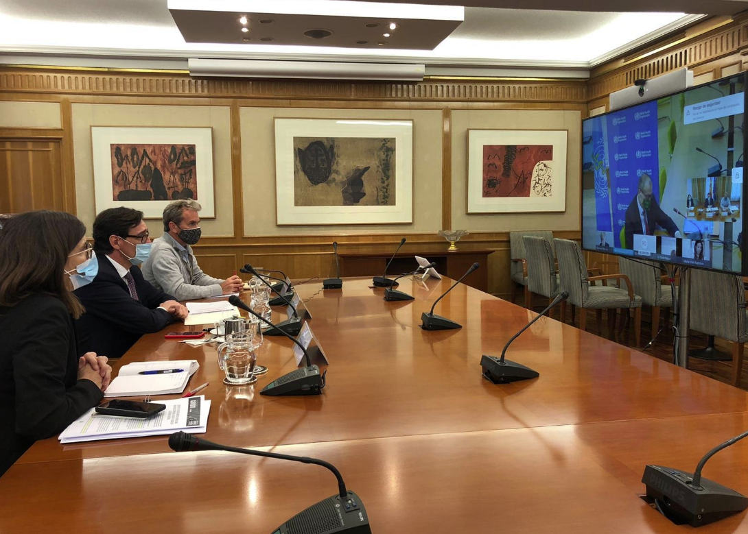 El ministro Salvador Illa, durante una reunión telemática con el responsable regional de la OMS