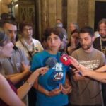 Representants de Tanquem els CIE, al Parlament