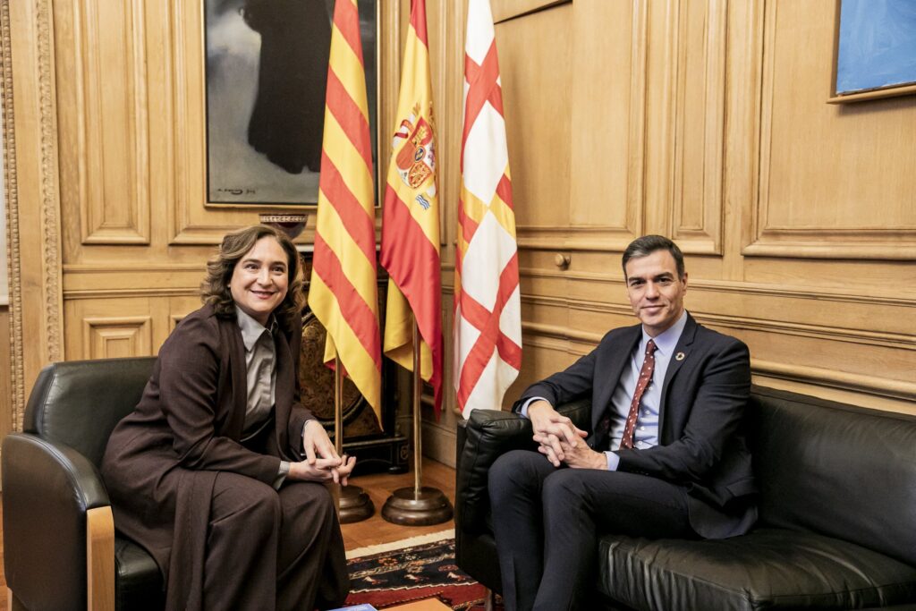 L'alcaldessa de Barcelona, Ada Colau, amb el president del Govern, Ped