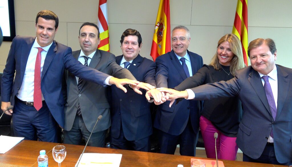 Gustavo González, presidente de AZFA; Anwar Zibaoui, coordinador del