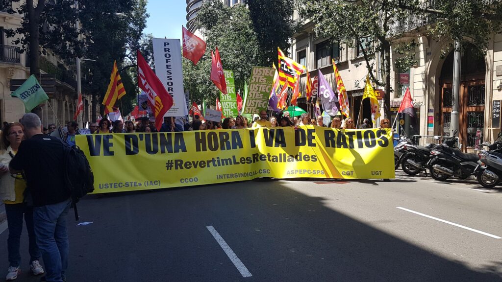 Manifestació dels mestres i professors d'escoles i instituts a Barcel