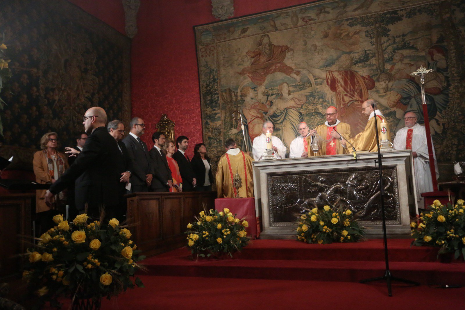 Misa en la capilla del palacio de la Generalitat con presencia del preso