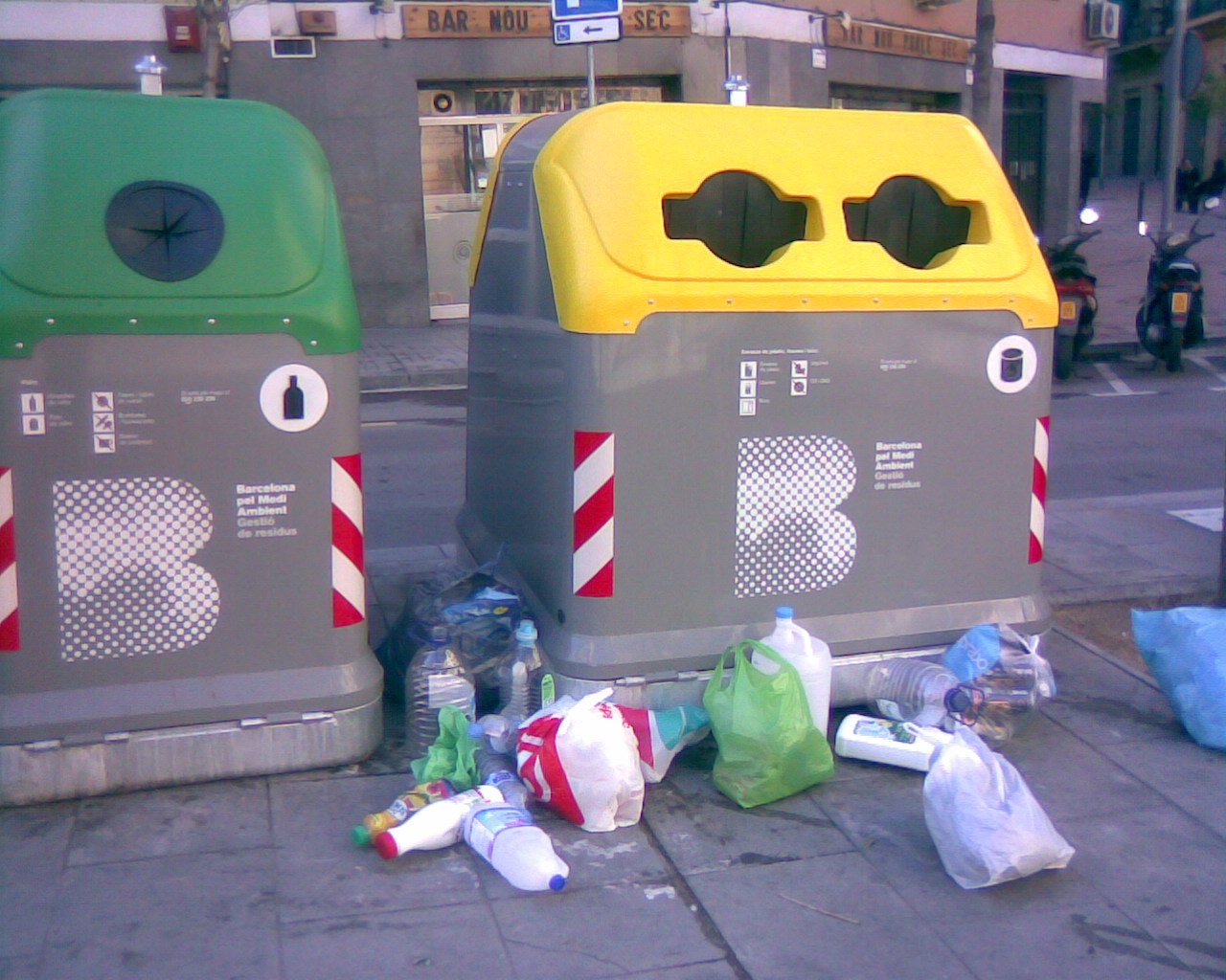 Barcelona es buena, si la basura suena.