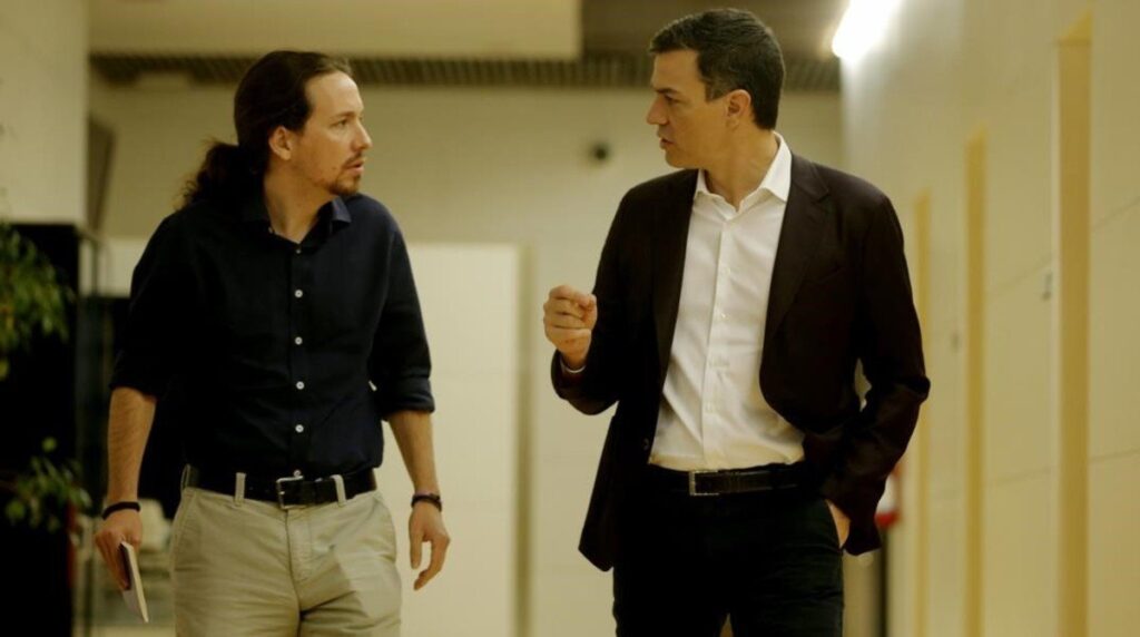 Pablo Iglesias con Pedro Sánchez