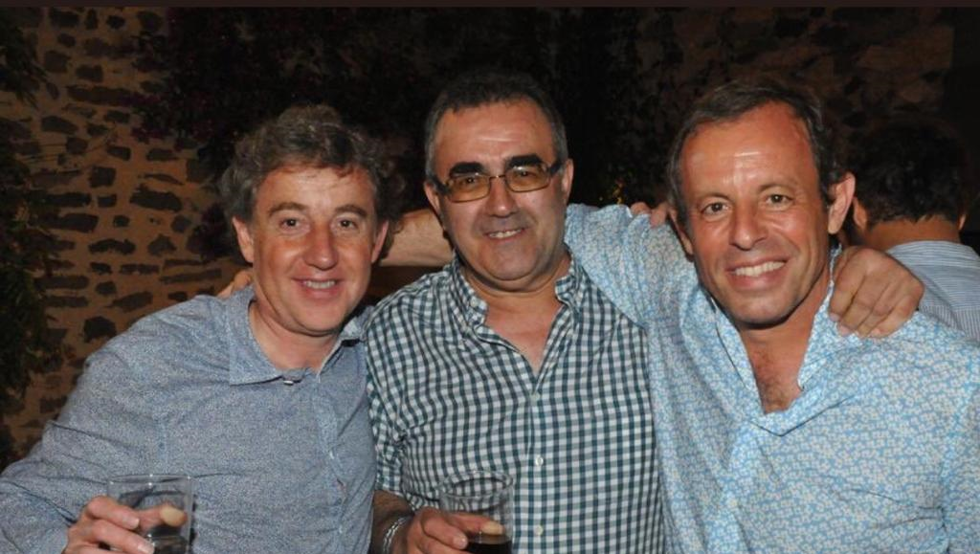 Joan Besolí, el pare Paulino i Sandro Rosell, celebrant la sentència