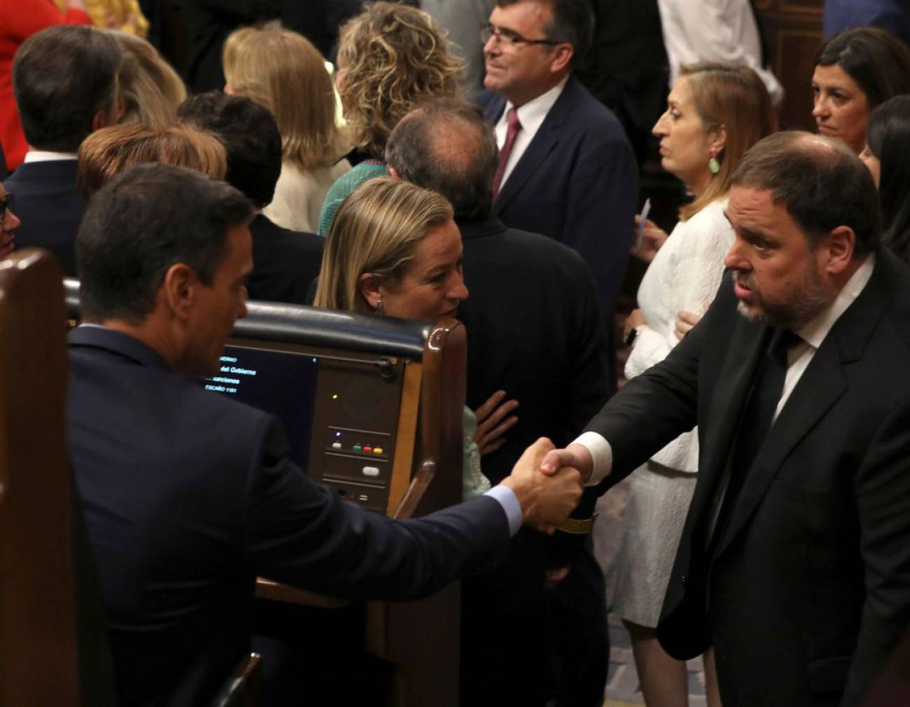 Pedro Sánchez amb Oriol Junqueras al Congrés