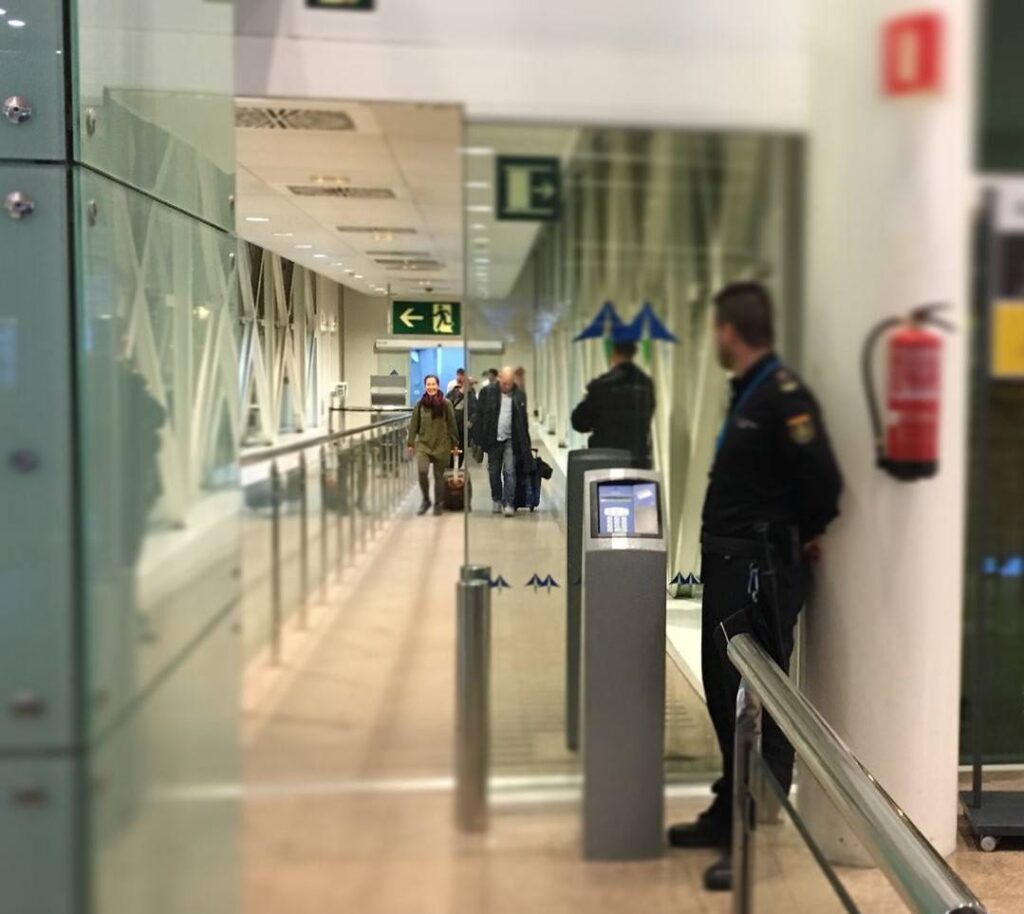 Control Policia aeroport El Prat