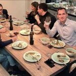 Carles Puigdemont, comiendo con otros políticos a Bèlgca