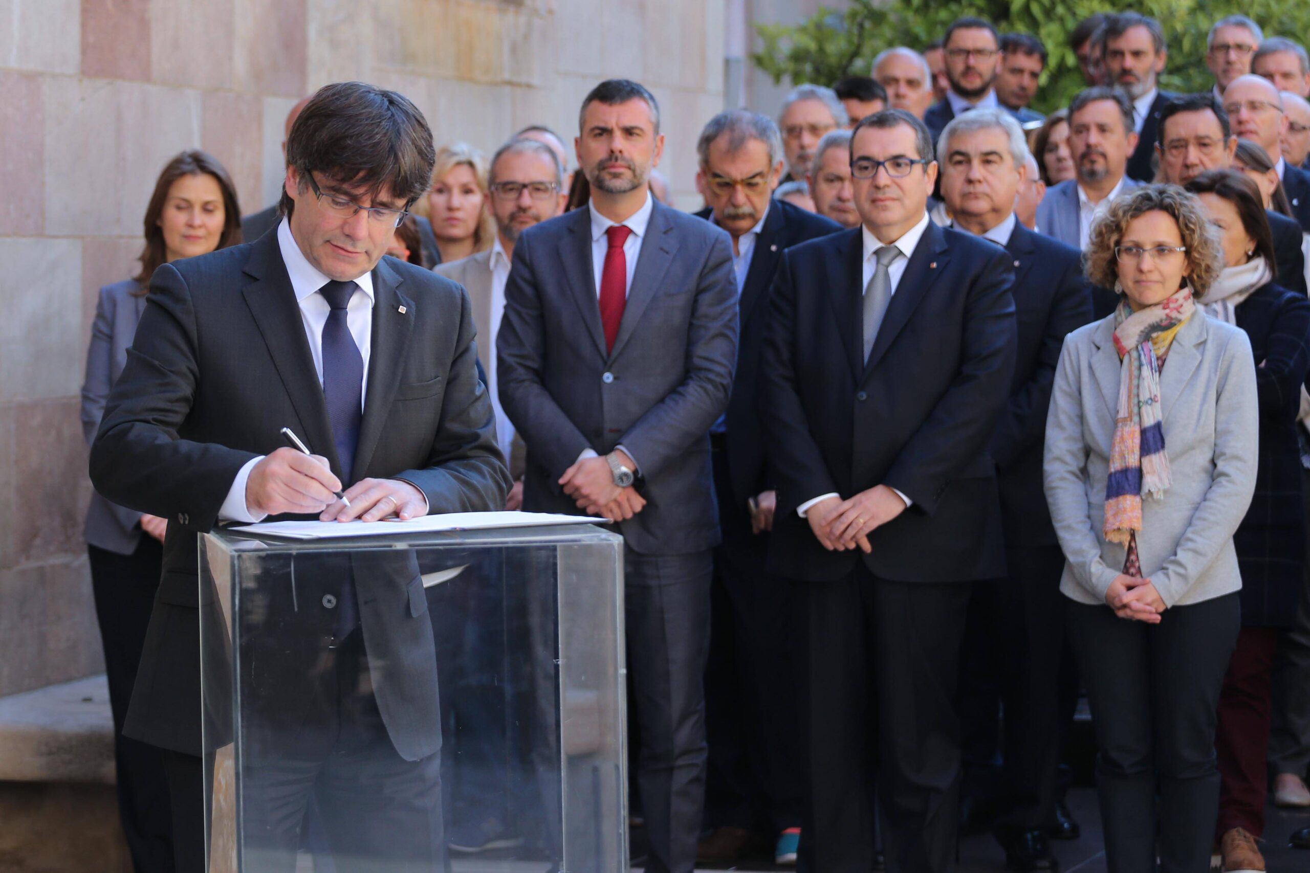 puigdemont signatura manifest