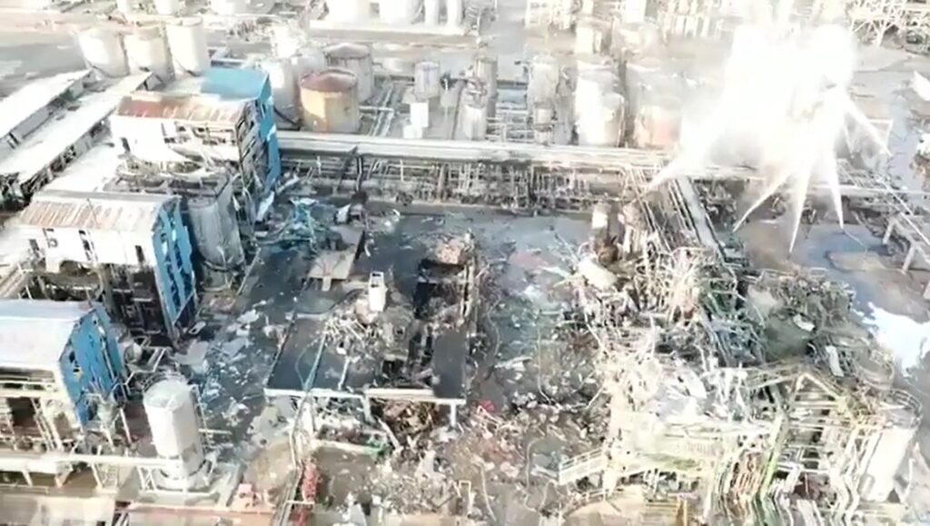 Imatges aèries de l'explosió de la química de Tarragona
