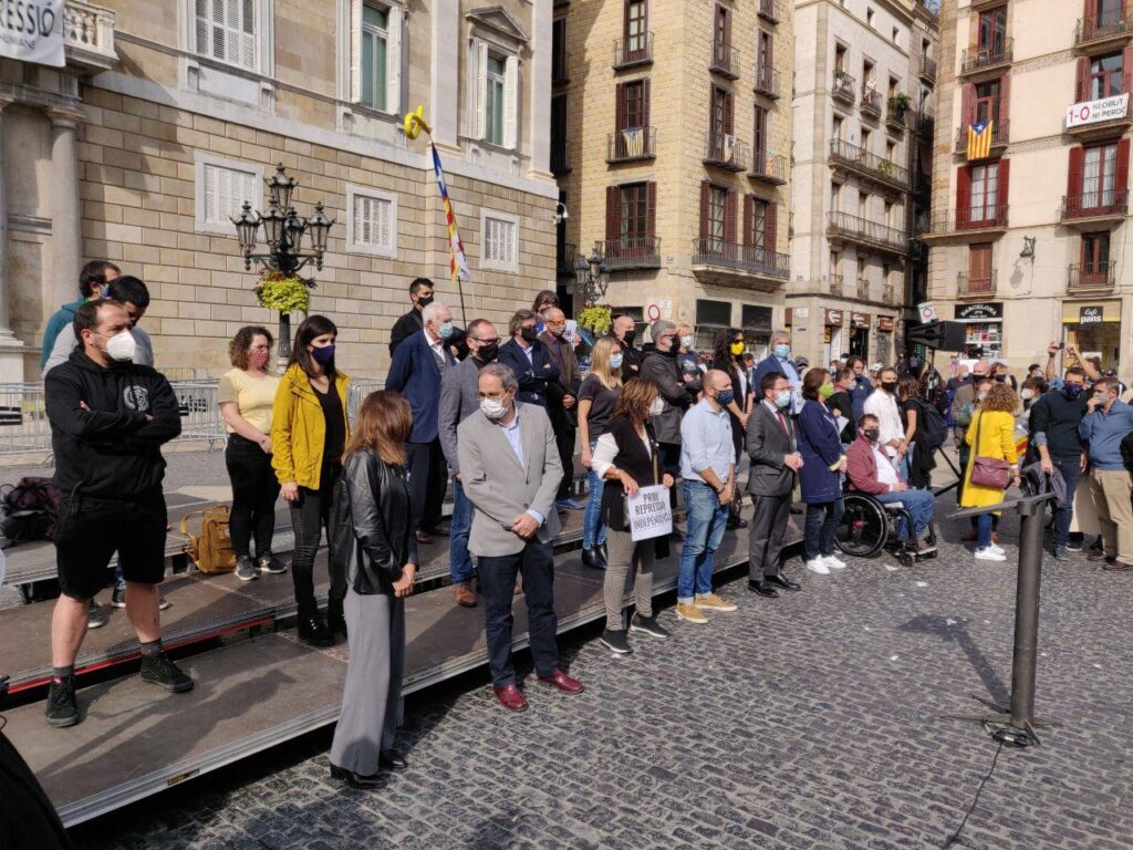 Protesta de los partidos y las entidades independentistas en Sant Jaume