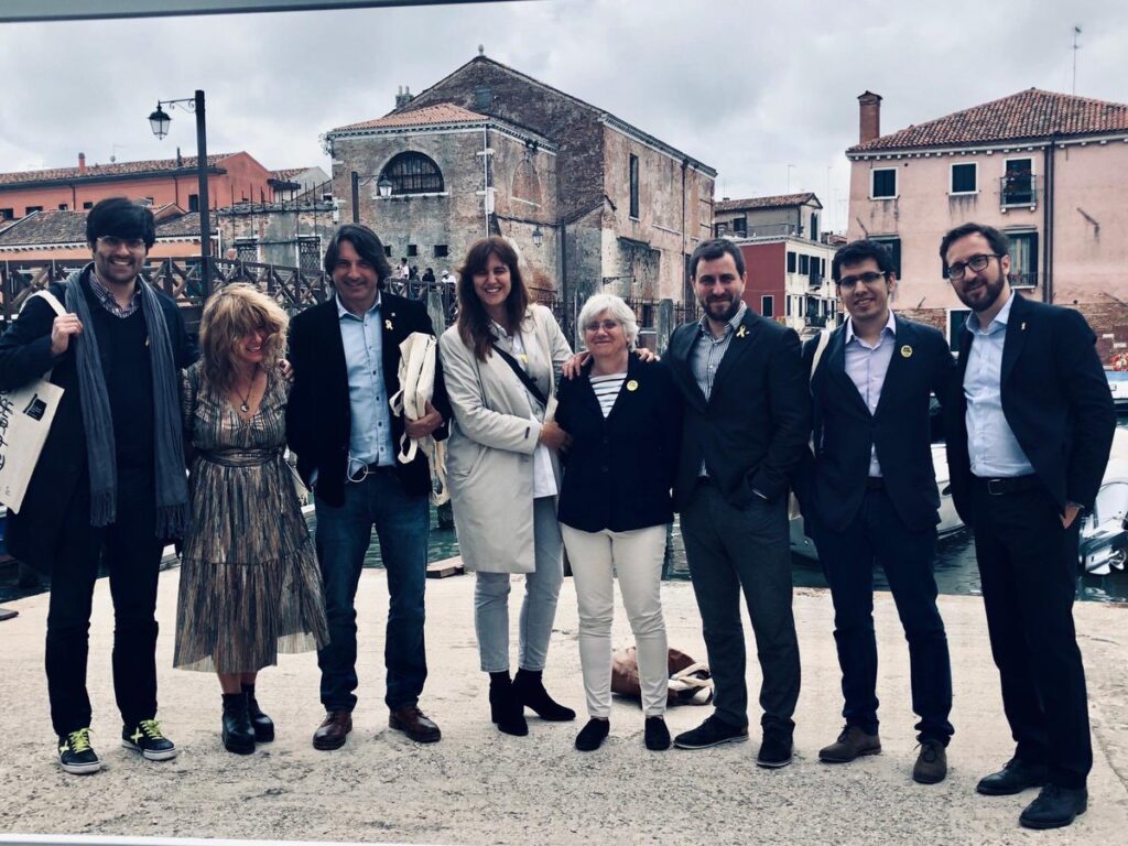Càrrecs i dirigents de JxCat a Venècia. La directora de l'Institut R