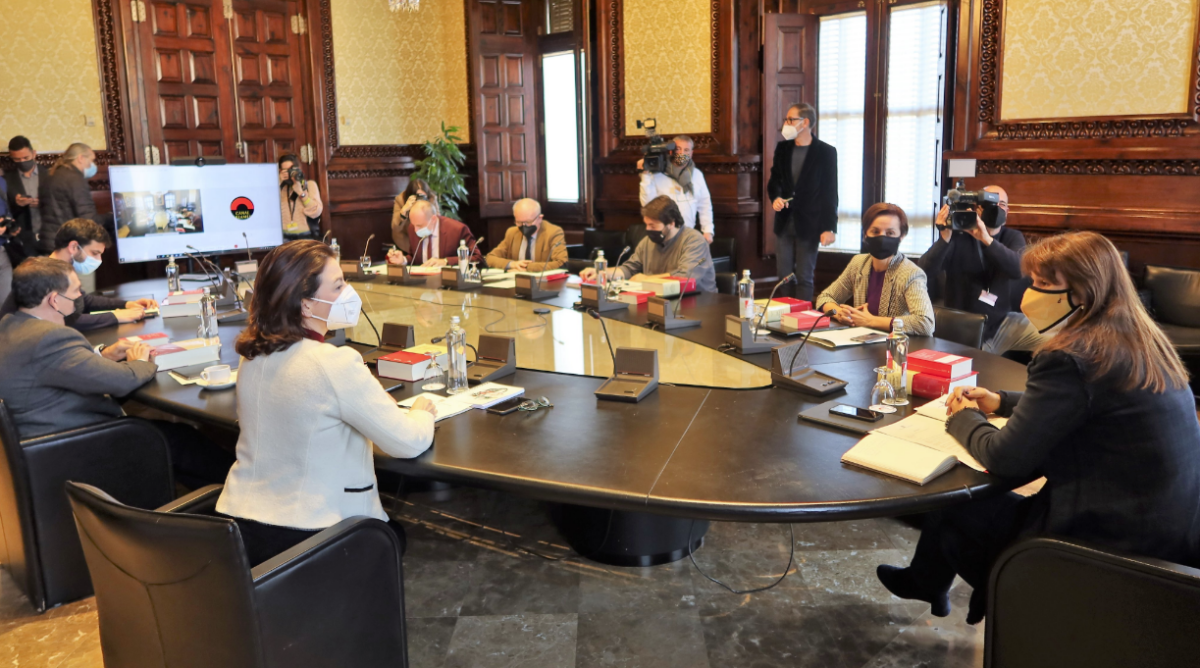 Reunión de la Mesa del Parlamento catalán