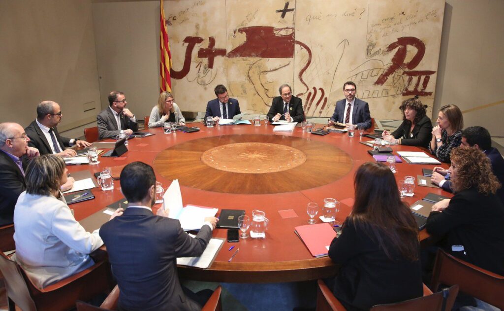 Reunión del gobierno catalán presidida por Quim Torra
