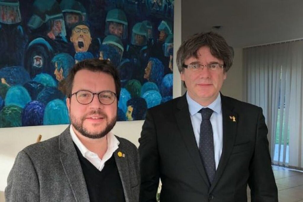 El presidente Pere Aragonès con el expresidente Carles Puigdemont