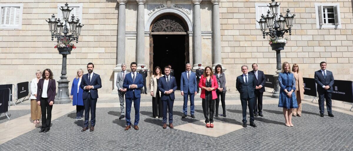 El presidente de la Generalitat, Pere Aragonès, acompañado de los consejeros del Ejecutivo