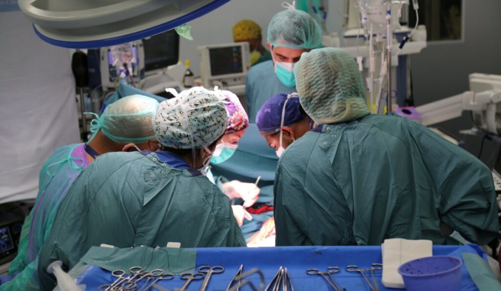El primer trasplantament pulmonar a un pacient post-covid a l'hospital Vall d'Hebron