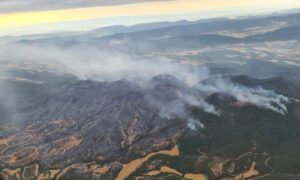 Imatge aèria de l'incendi originat a Santa Coloma de Queralt