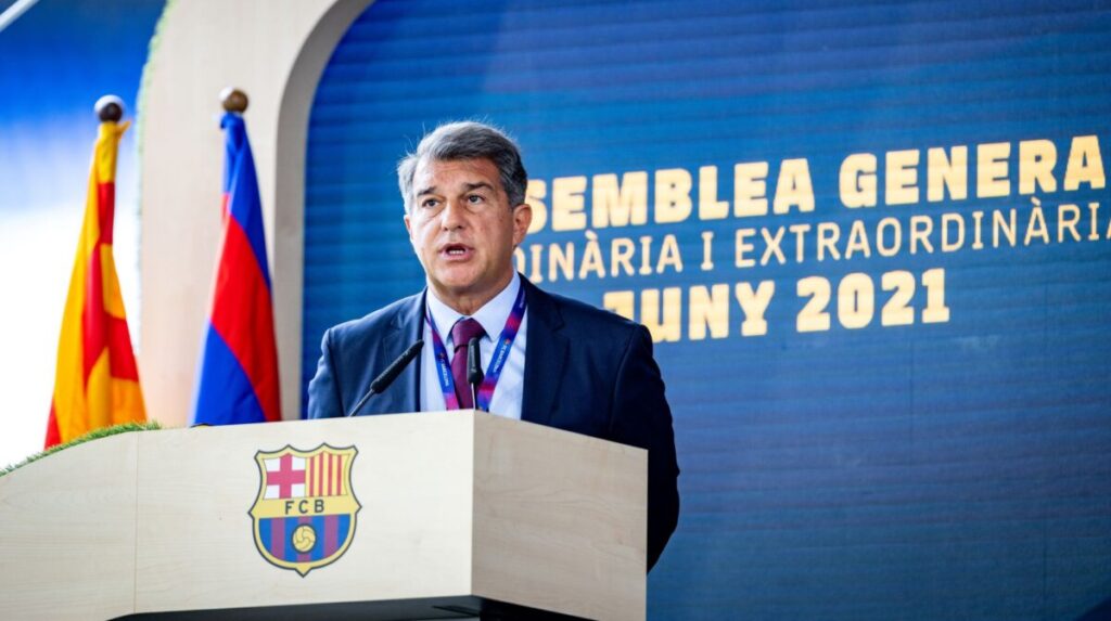 El president del Barça, Joan Laporta, a l'Assemblea General del club
