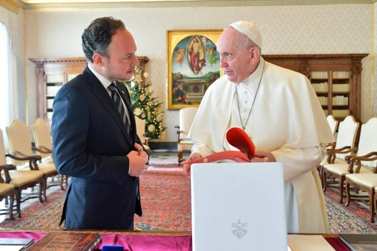 Espot amb el papa Francesc