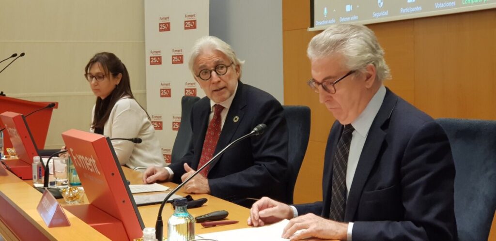 Sánchez Llibre, presentant l'informe sobre el dèficit d'inversió en infraestructures