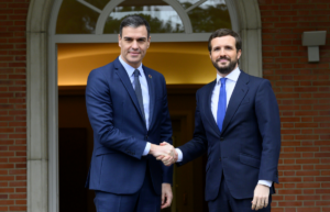 El president del govern espanyol, Pedro Sánchez, i el líder de l'oposició, Pablo Casado