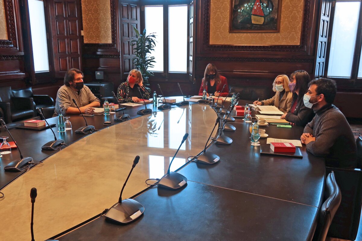 Reunión de la Mesa del Parlamento de Cataluña