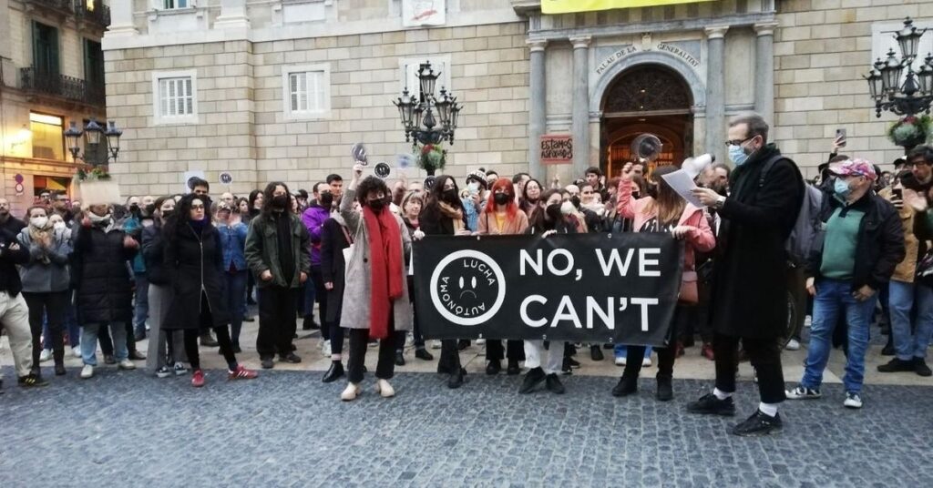Manifestació de Lucha Autónoma a la Plaça Sant Jaume de Barcelona