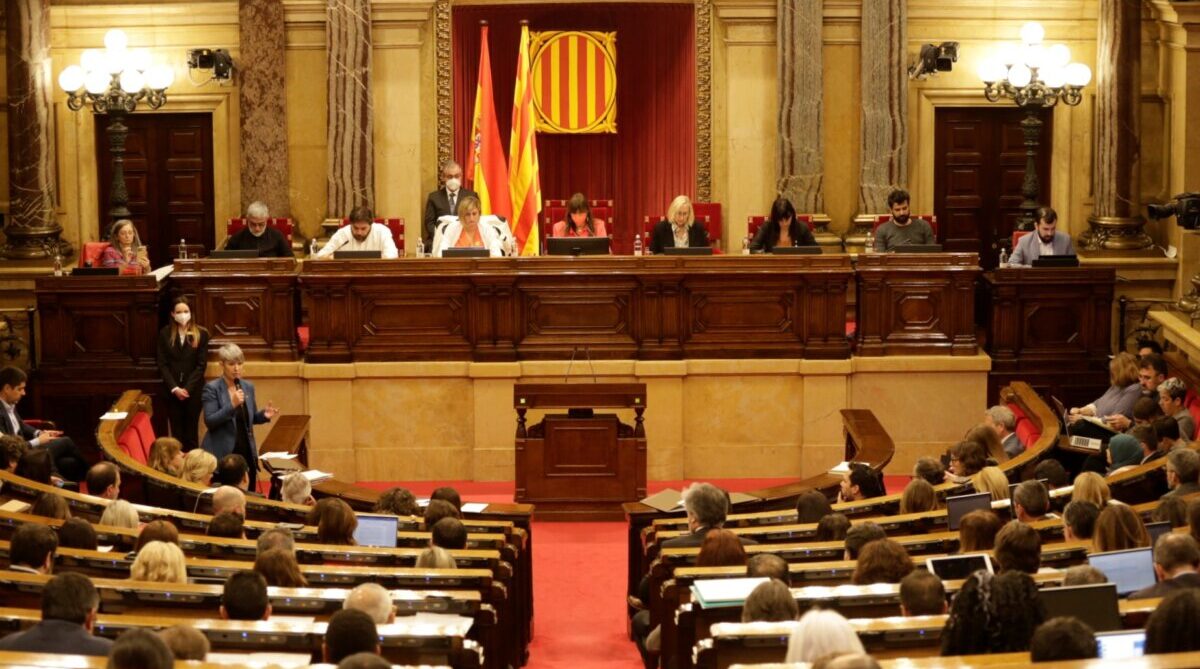 La Mesa del Parlamento catalán en un Pleno de mayo
