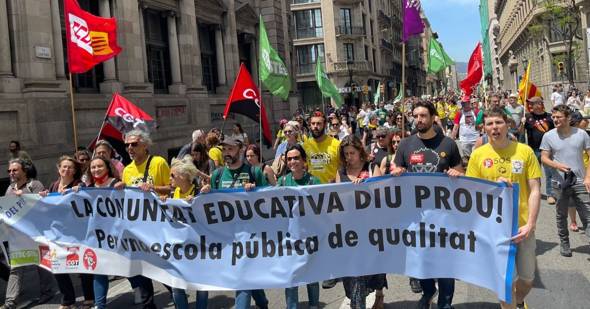 Manifestació contra el conseller d'Educació, Josep Gonzàlez-Cambray (Rodri Plaza, Twitter)
