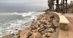Playa larga de Roda de Berà tras los temporales (archivo del Ayuntamiento)