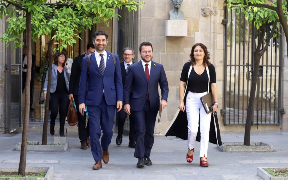 La consejera Vilagrà, con el presidente Aragonès y el vicepresidente Puigneró